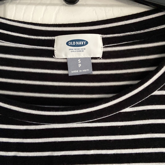 Old Navy Black and White Stripe Long Sleeve Top - Picture 2 of 3